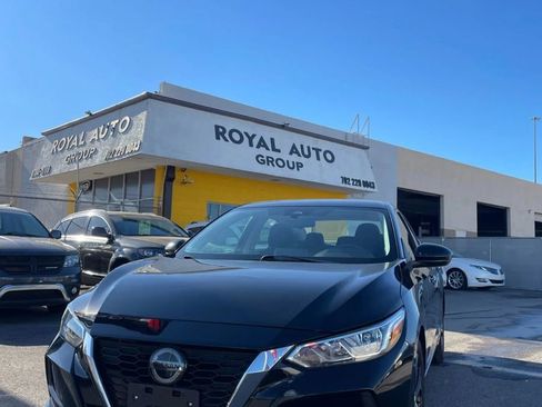 Used 2023 Nissan Sentra SV image 1