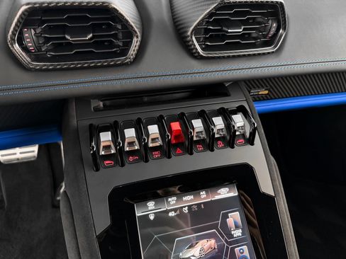 Used 2023 Lamborghini Huracan Tecnica RWD image 21