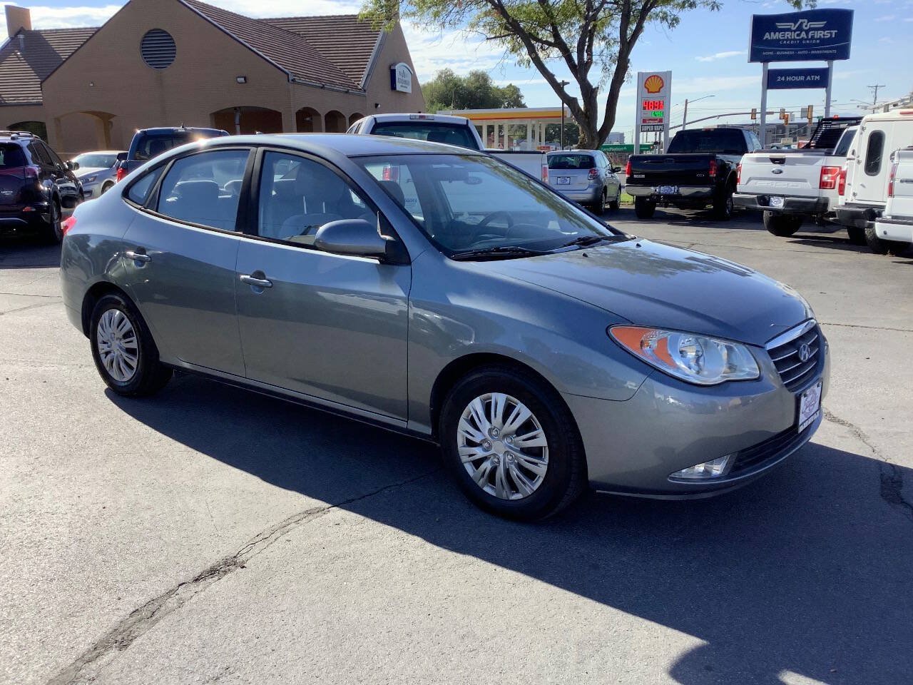 Used 2010 Hyundai Elantra GLS FWD image 7