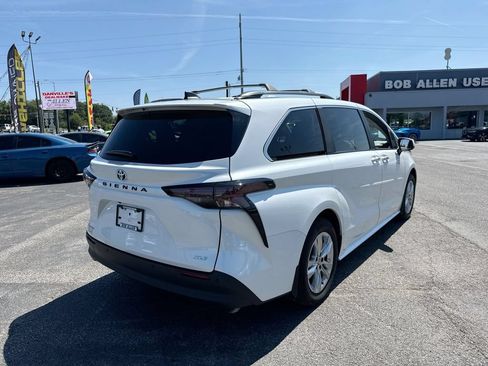 Used 2025 Toyota Sienna XLE w/ XLE Plus Package AWD/4WD image 13