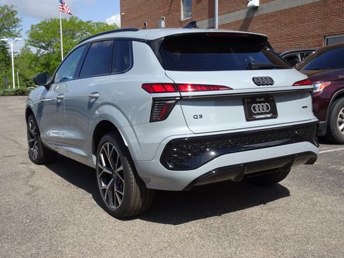 New 2026 Audi Q3 quattro 2.0T AWD/4WD image 3