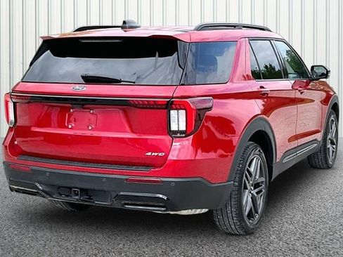 Used 2025 Ford Explorer ST-Line w/ ST-Line Street Pack AWD/4WD image 11