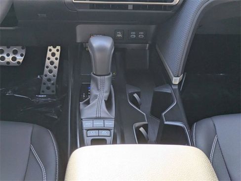 Used 2025 Toyota Camry SE image 16