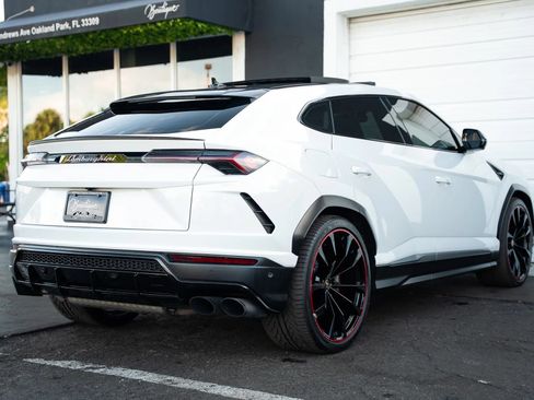 Used 2021 Lamborghini Urus AWD/4WD image 4