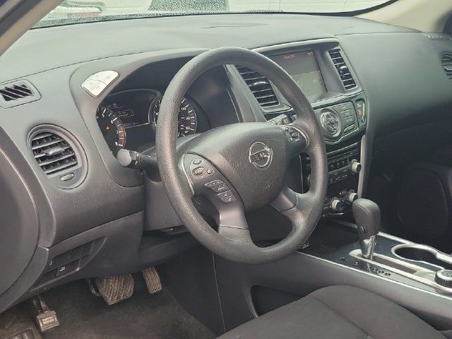 Used 2019 Nissan Pathfinder S AWD/4WD image 6