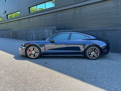 Certified 2022 Porsche Taycan 4S AWD/4WD image 7