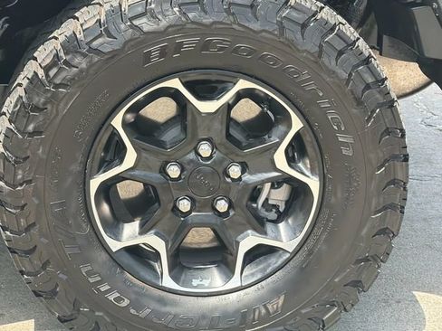 Used 2021 Jeep Wrangler Unlimited Rubicon 4xe w/ Steel Bumper Group AWD/4WD image 31