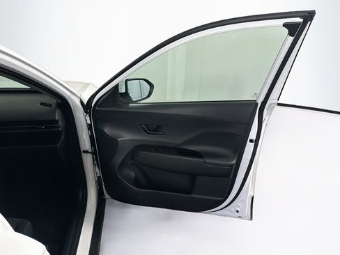 Used 2025 Hyundai Kona SEL FWD image 33