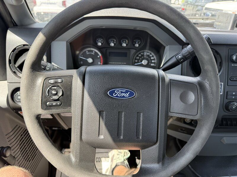 Used 2016 Ford F550 2WD Regular Cab Super Duty image 43