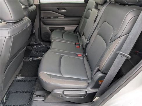 Used 2022 Nissan Pathfinder SL FWD image 25