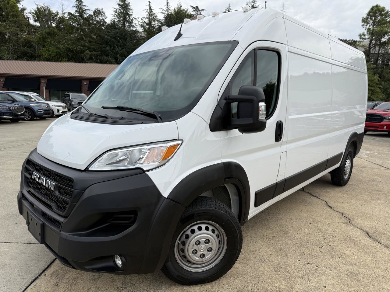 Used 2024 RAM ProMaster 2500 w/ Convenience Group FWD image 1