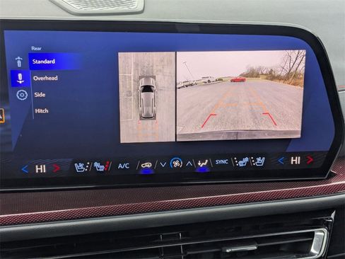 Used 2024 Chevrolet Traverse RS image 13