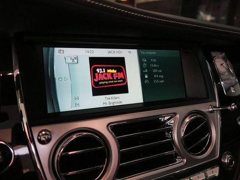 Used 2017 Rolls-Royce Dawn image 17