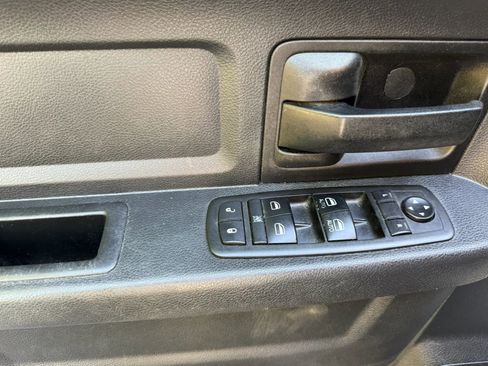 Used 2015 RAM 1500 Express RWD image 21