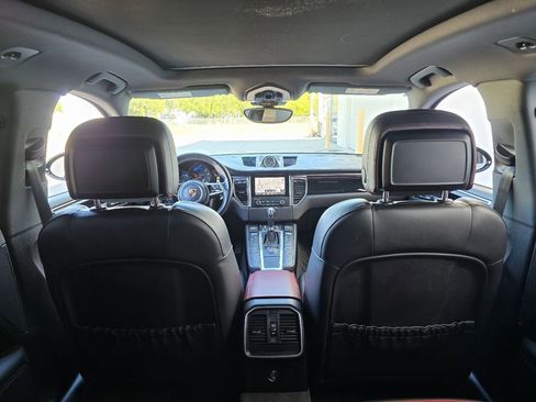 Used 2018 Porsche Macan image 31