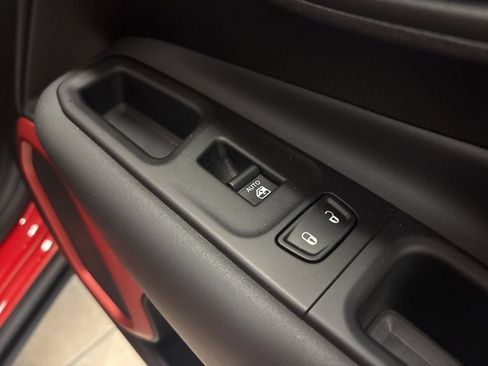 Used 2022 Jeep Renegade Latitude w/ Convenience Group AWD/4WD image 34
