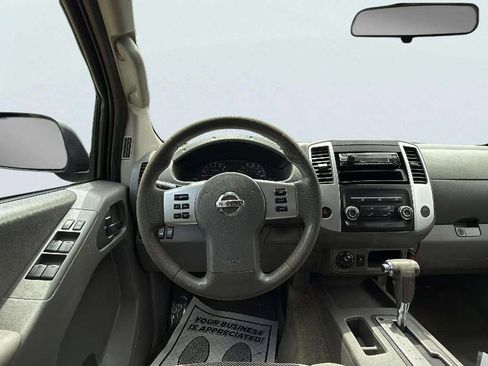 Used 2017 Nissan Frontier SV image 10