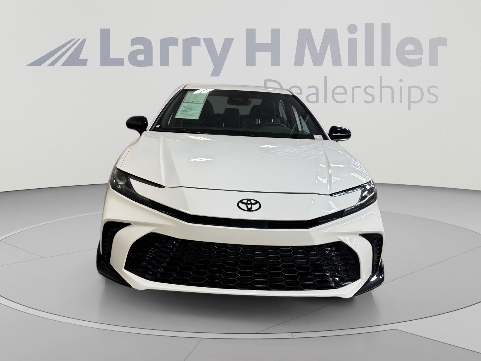 Certified 2026 Toyota Camry Hybrid w/ Convenience Package FWD image 8