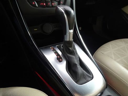 Used 2019 Buick Cascada Premium image 31