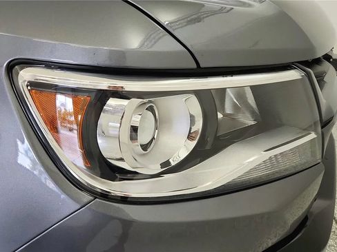 Used 2022 Chevrolet Colorado Z71 w/ Trail Boss Package AWD/4WD image 14