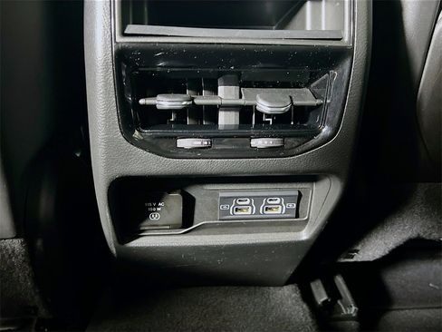 Used 2023 Jeep Grand Cherokee Altitude image 13