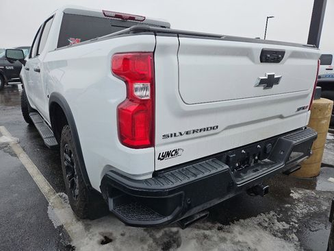 Used 2023 Chevrolet Silverado 1500 ZR2 image 5