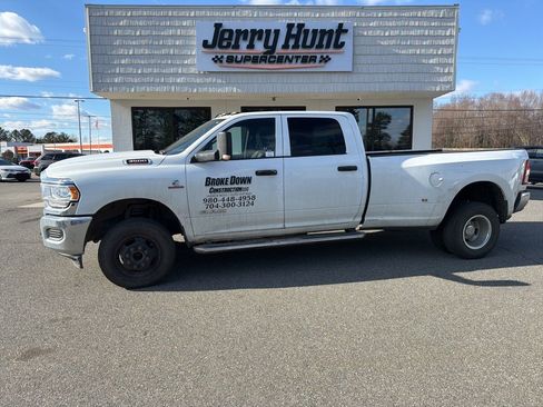 Used 2022 RAM 3500 Tradesman image 1