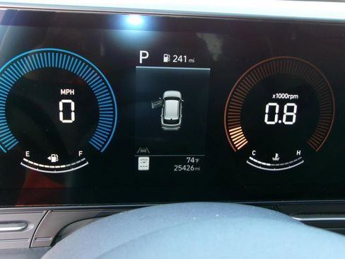 Used 2025 Hyundai Kona SEL image 14