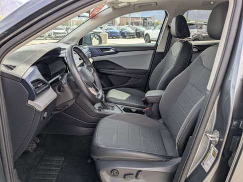 Used 2022 Volkswagen Taos SE FWD image 24