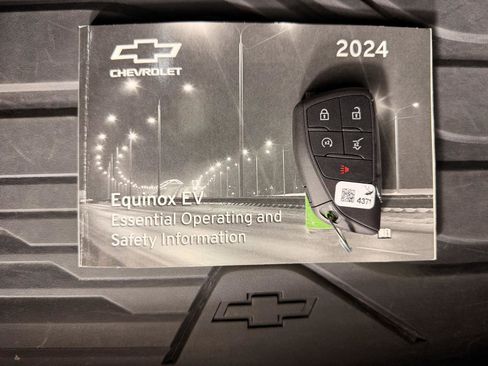 Used 2024 Chevrolet Equinox EV LT image 53