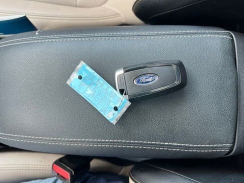 Used 2020 Ford Escape Titanium image 39