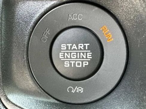 Used 2025 Jeep Wrangler Unlimited Sport AWD/4WD image 38