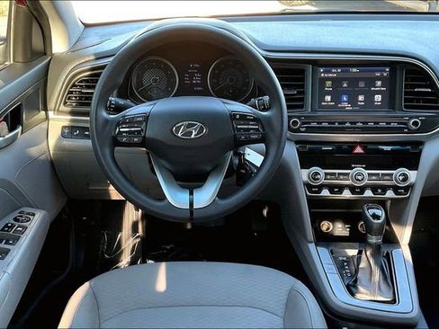 Used 2020 Hyundai Elantra SEL image 5