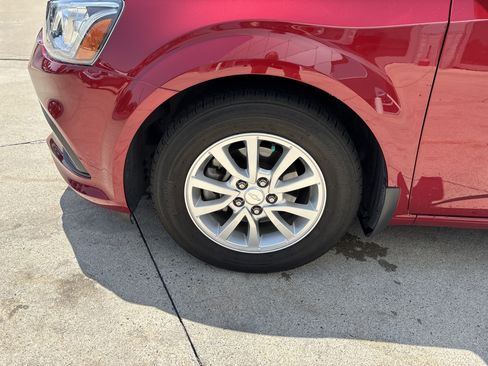 Used 2019 Chevrolet Sonic LT FWD image 31