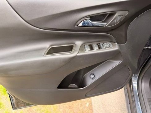 Used 2023 Chevrolet Equinox LT AWD/4WD image 22