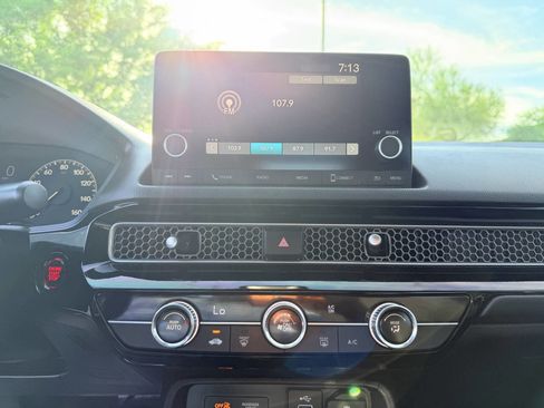 Used 2022 Honda Civic Sport image 12