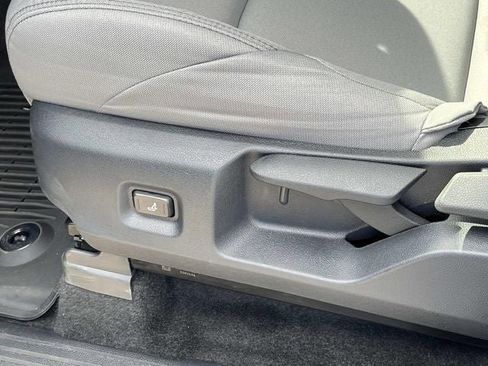 Used 2026 Toyota Tacoma SR5 image 27