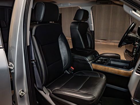 Used 2017 Chevrolet Silverado 2500 LTZ image 25