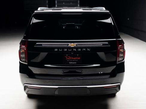 Used 2024 Chevrolet Suburban LT w/ Luxury Package RWD image 25