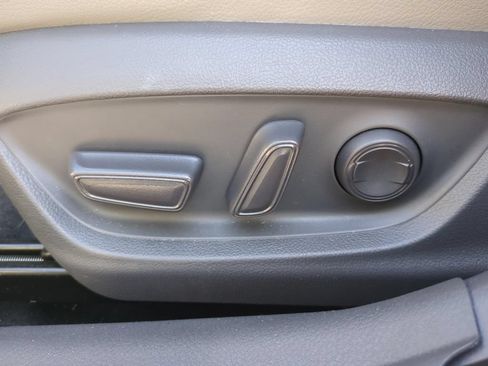 Used 2021 Toyota Camry XLE FWD image 15
