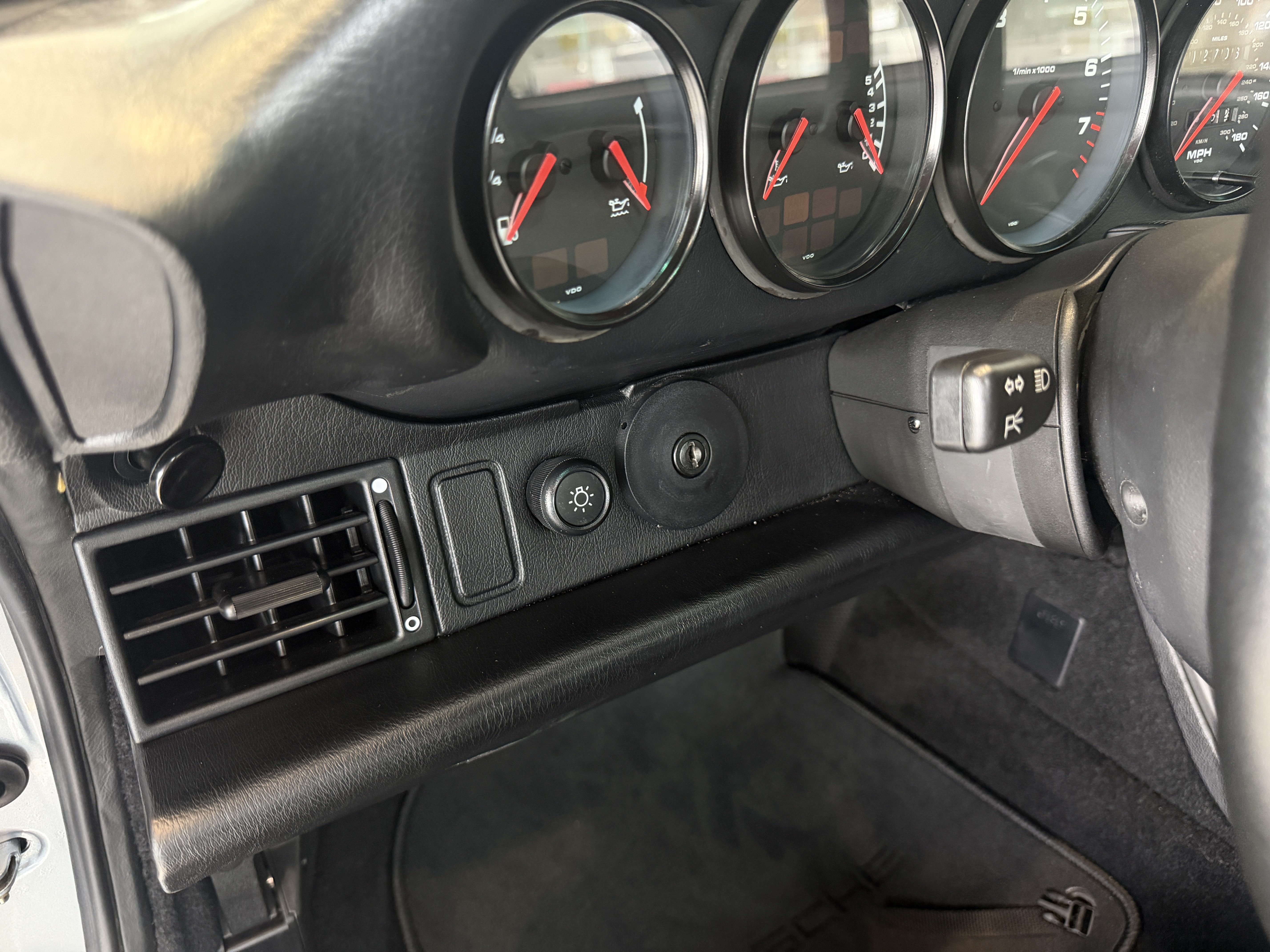 Used 1996 Porsche 911 Carrera 4S AWD/4WD image 36