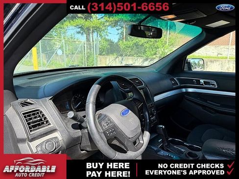 Used 2017 Ford Explorer XLT w/ Equipment Group 201A FWD image 9