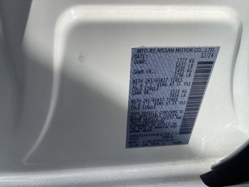 Certified 2025 Nissan Frontier SV image 32