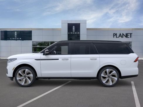 New 2026 Lincoln Navigator L Black Label w/ Black Label Special Edition image 3