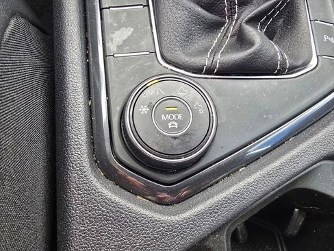 Used 2023 Volkswagen Tiguan SE R-Line image 20