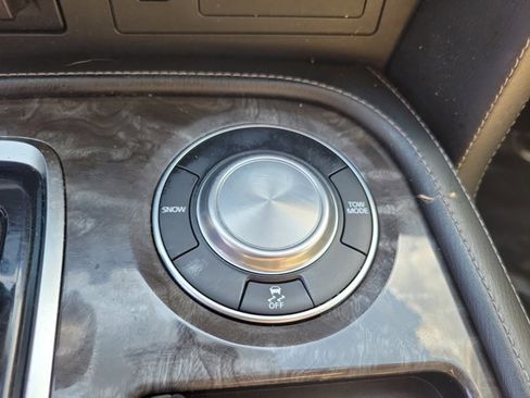 Used 2021 Nissan Armada Platinum w/ Captain's Chairs Package image 32