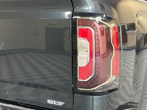 Used 2018 GMC Sierra 1500 SLT w/ SLT Premium Package image 47