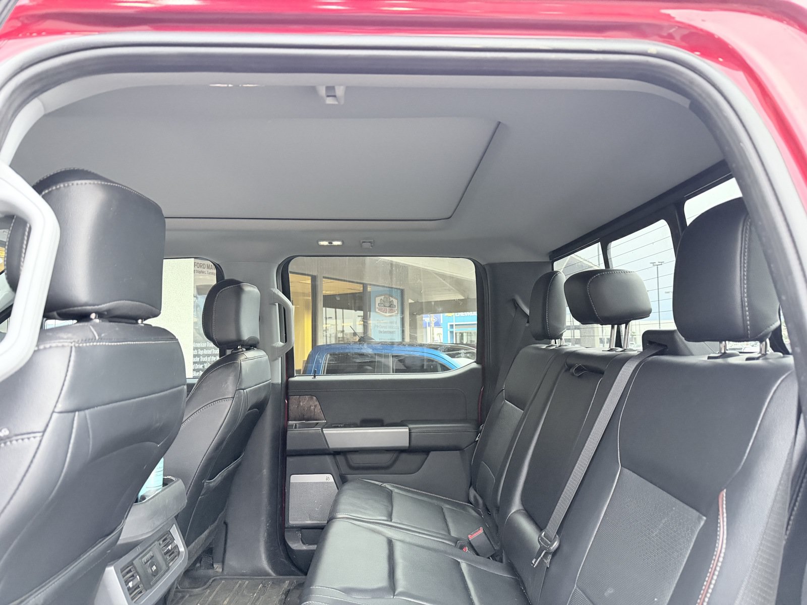 Used 2024 Ford F250 Lariat w/ Lariat Ultimate Package AWD/4WD image 6