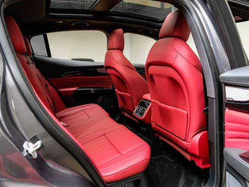 Used 2023 Maserati Grecale Modena image 39