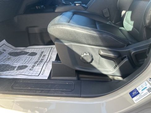 New 2025 Ford Bronco Badlands image 16